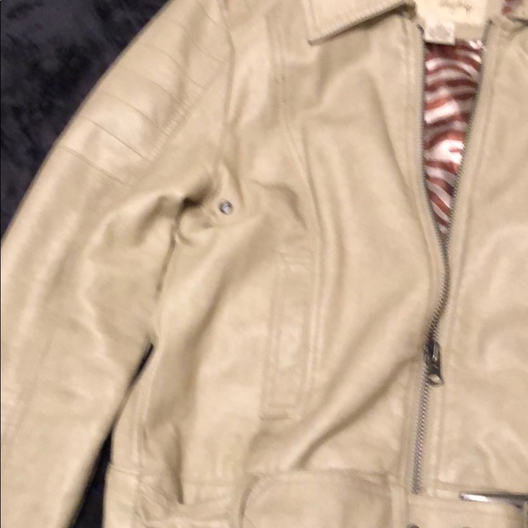 Cream color leather jacket - Picture 4 of 6